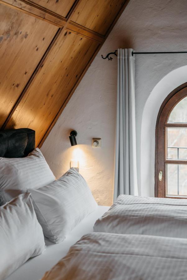 Hotel Riesengebirge Neuhof an der Zenn Екстер'єр фото